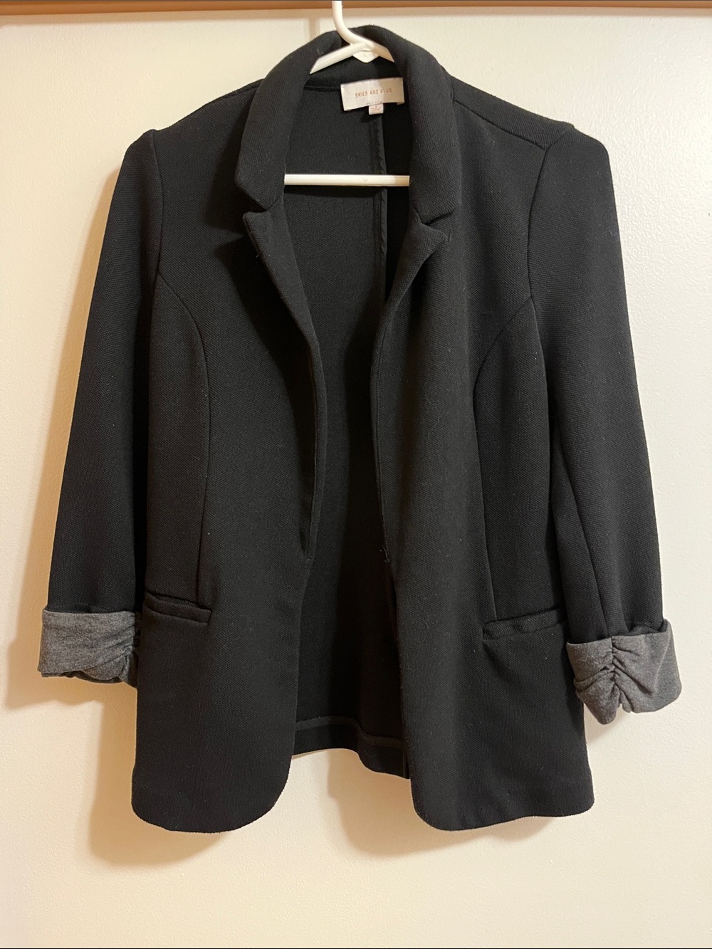 Skies Are Blue Black Open-Front Blazer with Rolled Cuffs